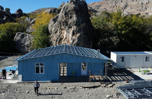 Adıyaman'da hafif çelikten köy evlerinin yapımına başlandı