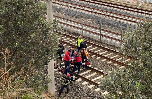 Yüksek Hızlı Tren yaya çarptı! Vatandaş ağır yaralandı!