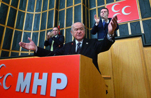 Devlet Bahçeli'den Meral Akşener'e 'otelinde yurt kızlarına fuhuş yaptıran polis müdürü' tepkisi