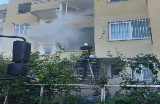 Hatay’ın Belen ilçesinde bir evin balkonu yandı