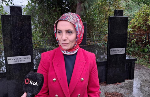 ABD'de uzaylı olduğuna inanılan Meyveş nine gizemini koruyor