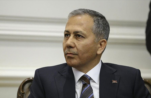 Yerlikaya duyurdu! Kırmızı bülten ve ulusal seviyede aranan 9 suçlu Türkiye'ye getirildi