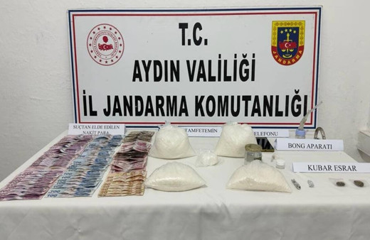 Didim’de otomobile zulalanmış 3,5 kilo uyuşturucu yakalandı