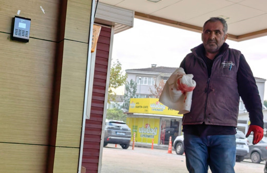 Bursa'da fabrikada çalışan işçi, 4 parmağını makineye kaptırdı