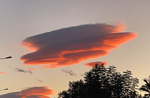 Depremin habercisi mi? Mercek bulutu şimdi de Antalya'da görüldü