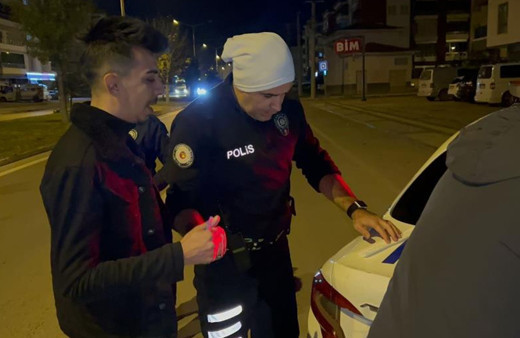 Drift atarken 2. kez alkollü yakalanan sürücü, "şimdi gider intihar ederim" deyince...
