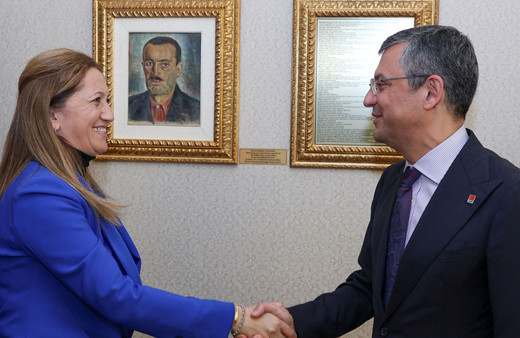 CHP Genel Başkanı Özgür Özel, DİSK Genel Başkanı ile bir araya geldi