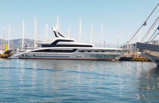 Süper yat, yklaşık 5 milyon TL'lik yakıt ve kumanya aldı!