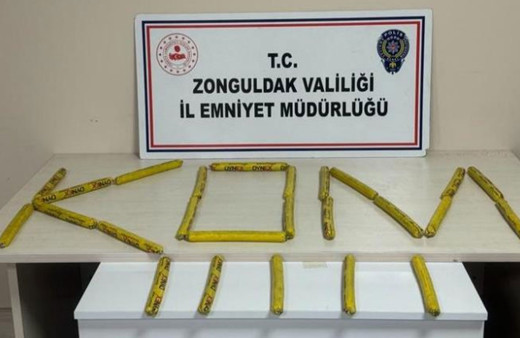 Polisin durdurduğu araçtan dinamit ele geçirildi!