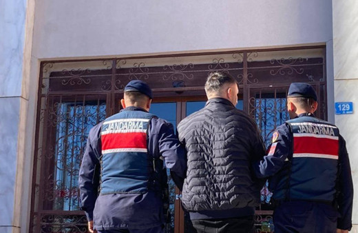Afyonkarahisar'da 10 yıl hapis cezası ile aranan şahıs yakalandı