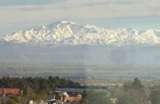 Bingöl'de il merkezinin çevresindeki dağlar beyaza büründü