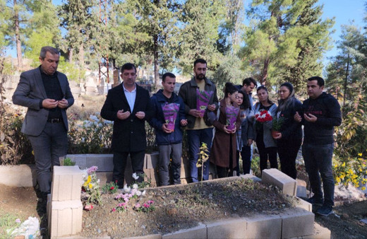 Hatay'da deprem şehidi öğretmenler mezarları başında anıldı