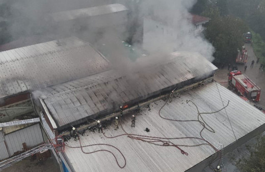 Bursa'da sünger fabrikasında yangın çıktı!