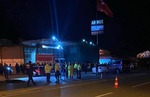 Aile faciası! 9 yaşındaki çocuk motosikletten düştü, kamyon çarptı! Hayatını kaybetti