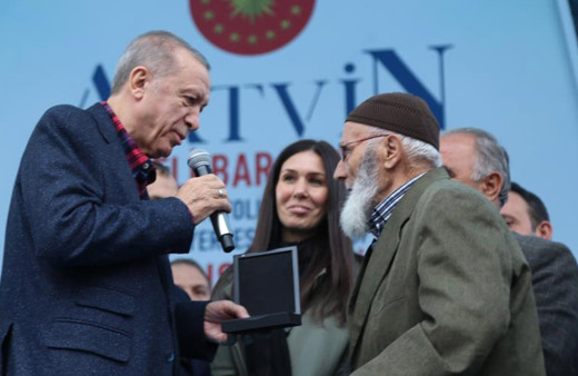 Cumhurbaşkanı Erdoğan, Binali dedeye verdiği sözü tuttu