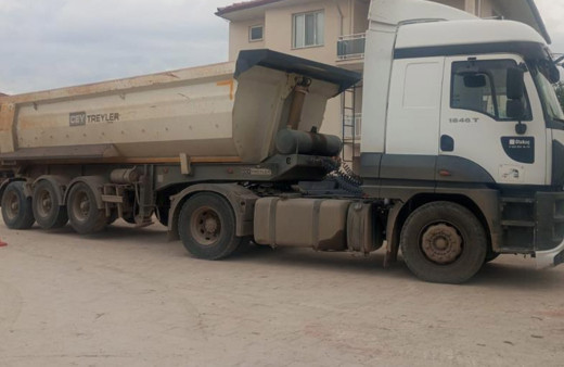 Hafriyat kamyonun altında kalan kadın hayatını kaybetti