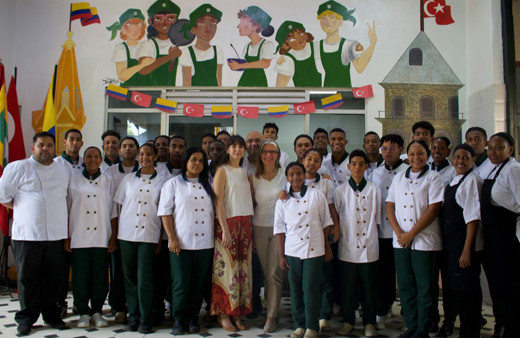 TİKA'dan Kolombiya'daki meslek okuluna makine ve teçhizat desteği