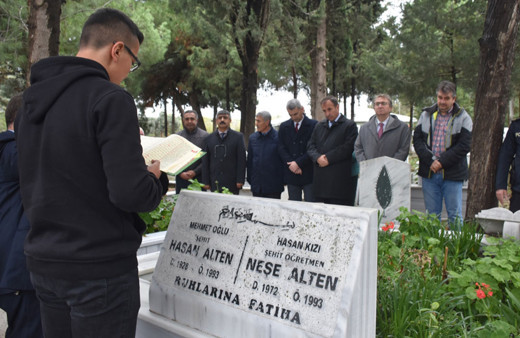 Şehit öğretmen Neşe Alten ve babası mezarları başında anıldı!