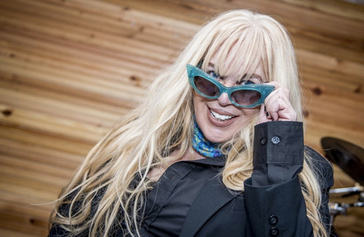 Zerrin Özer o iddialara patladı! Düşkün değilim Zerrin'iniz gayet iyi