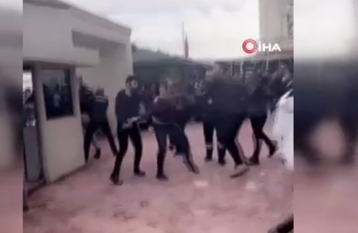 Avcılar'da üniversite kampüsünde kavga! Kız meselesi yüzünden ortalık karıştı