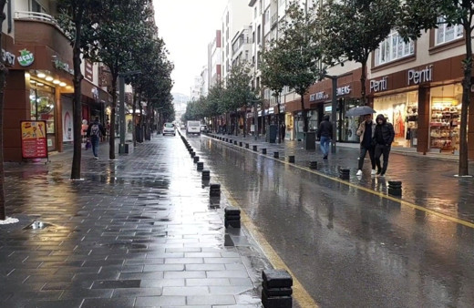 Balıkesir'de hafta sonu beklenen sağanak yağış etkili oldu