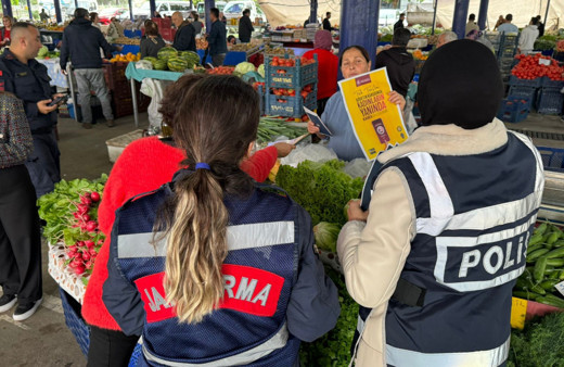 Polis ve jandarma Marmaris’te kadına şiddete dair bilgilendirme yaptı