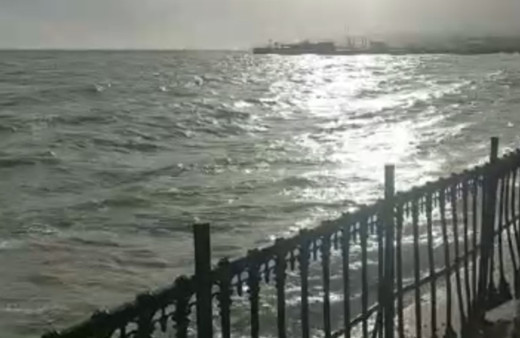 Tekirdağ'da şiddetli lodos yaşandı, gemiler limana döndü