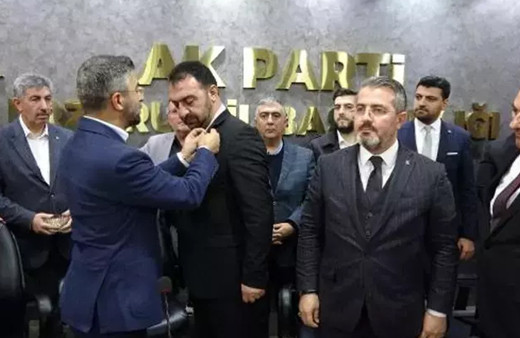 Seçim öncesi DEVA Partisi'nde toplu istifa! 800 kişi AK Parti'ye katıldı