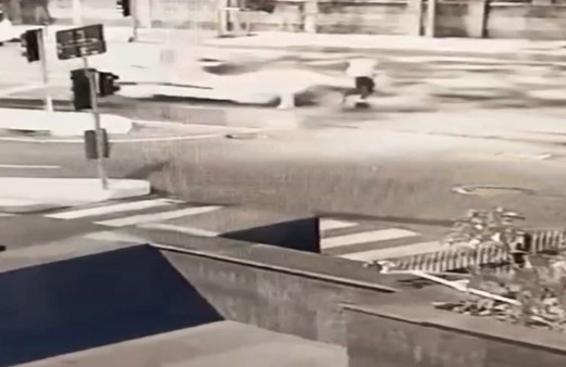 Ümraniye’de polise çarpıp kaçan sürücü kameralara yakalandı