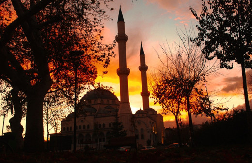 Kahramanmaraş'ta Kehf Külliye Camii'nin gün batımı manzarası büyüledi