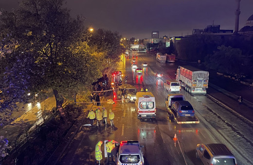Konya'da feci kaza! Ağaca çarpan minibüsteki 3 çocuk öldü