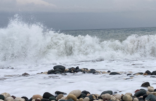 Antalya’da dalga boyu 4 metreye kadar çıktı