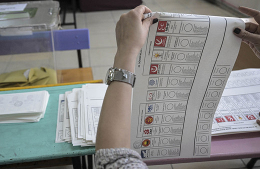 AK Parti'de İstanbul adaylığı için konuşulan isimler ikiye indi