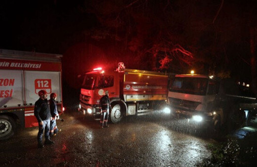 Fırtına Trabzon'da itfaiyeyi yordu! Bir günde 318 olay!
