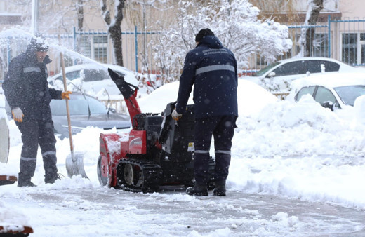 Erzurum’da karla mücadele çalışmaları devam ediyor