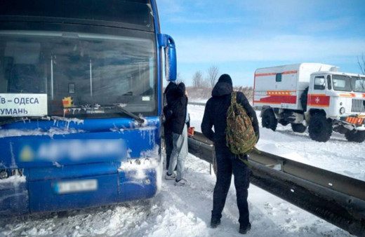 Ukrayna'da şiddetli kar fırtınası yaşandı, 10 kişi hayatını kaybetti
