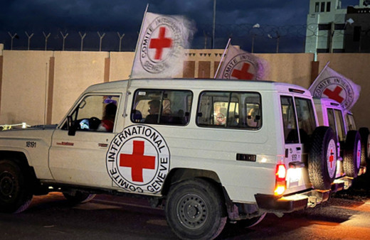 Ateşkesin 5. gününde Hamas, 10 esiri Kızılhaç'a teslim etti