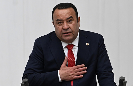 İYİ Parti'den istifa eden Adnan Beker'den AK Parti'ye yeşil ışık