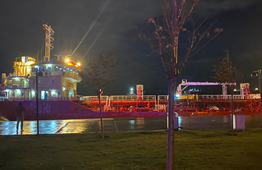 Yakıt tankeri karaya oturdu! Kaptan: Kırılmak üzereyiz...