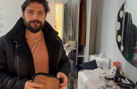 Pazardan dönen aileye şok: 130 gram altın ve paraları aile görünümlü hırsızlar tarafından çalındı