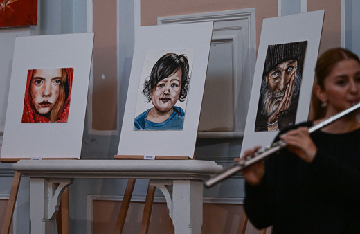 TÜGVA, İzmir Alsancak Garı'nda resim sergisi açtı