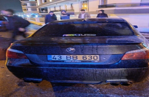 Kütahya'da otomobiller çarpıştı, 2 kişi yaralandı