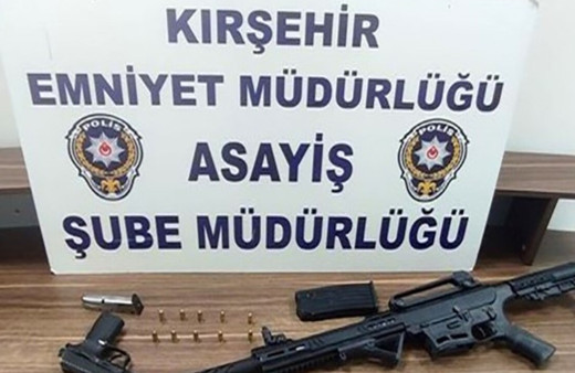 Kendini yaralayan şahsın evinde ruhsatsız tüfek ele geçirildi