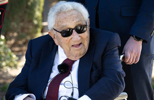 ABD'nin tartışmalı ve efsanevi Dışişleri Bakanı Henry Kissinger öldü!