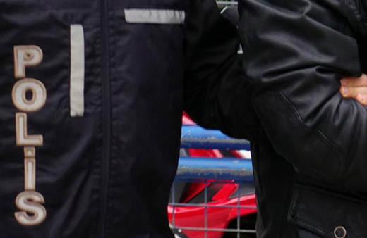 İngilizce öğretmeni piknik tüpüyle dehşet saçtı!