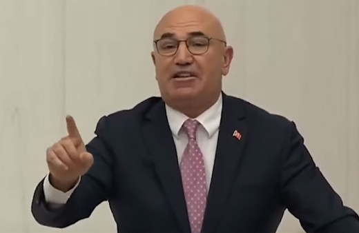 Mahmut Tanal'ın Necmettin Erbakan sevgisi göz yaşartıyor