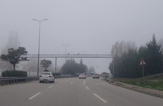 Karabük’te yoğun sis etkili oldu, sürücüler zor anlar yaşadı