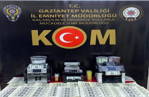 Gaziantep'te sahte 192 adet 100 dolar ile 900 adet 1 dolar ele geçirildi