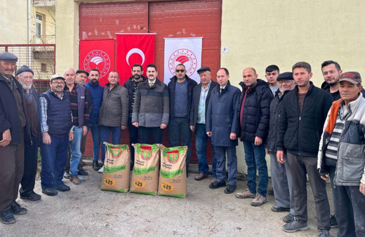 Çavdarhisar’da 401çiftçiye yüzde 50 hibeli 60 ton buğday tohumu dağıtıldı