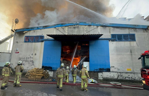 Maltepe'de iş yerinde çıkan yangın söndürüldü